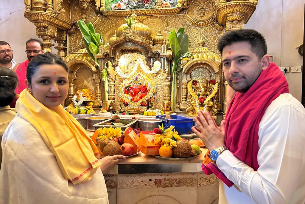 Parineeti Chopra visited Siddhivinayak